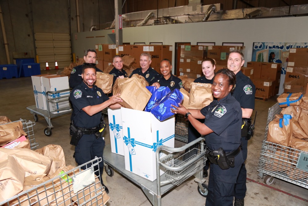 Austin Police Operation Blue Santa Searches for Volunteers to Deliver Toys to Families