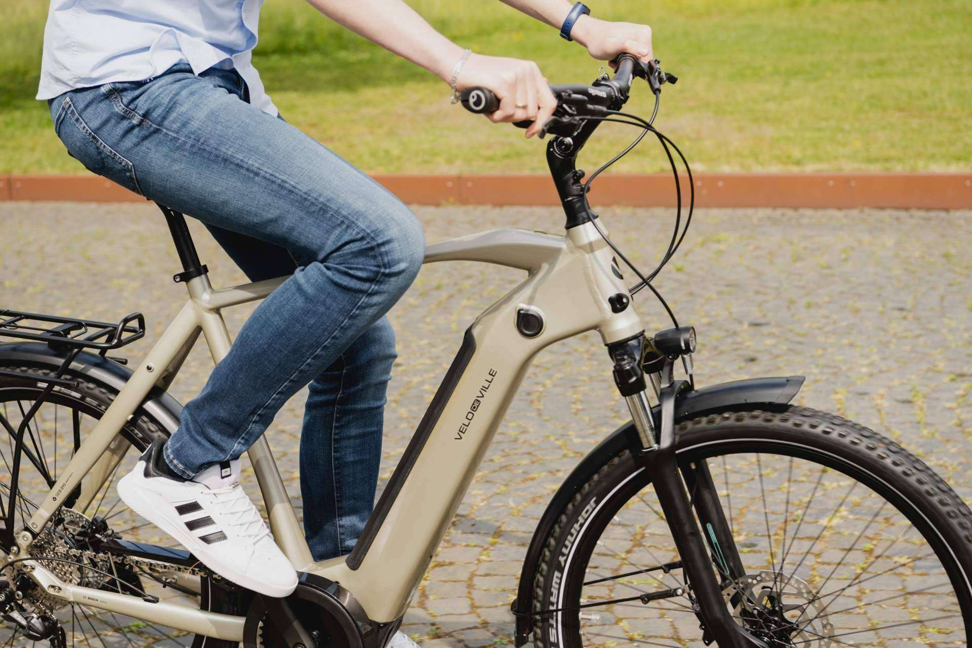 AEB 490 PRO, una bicicleta eléctrica de alto rendimiento para recorrer la Vía Verde de Ojos Negros