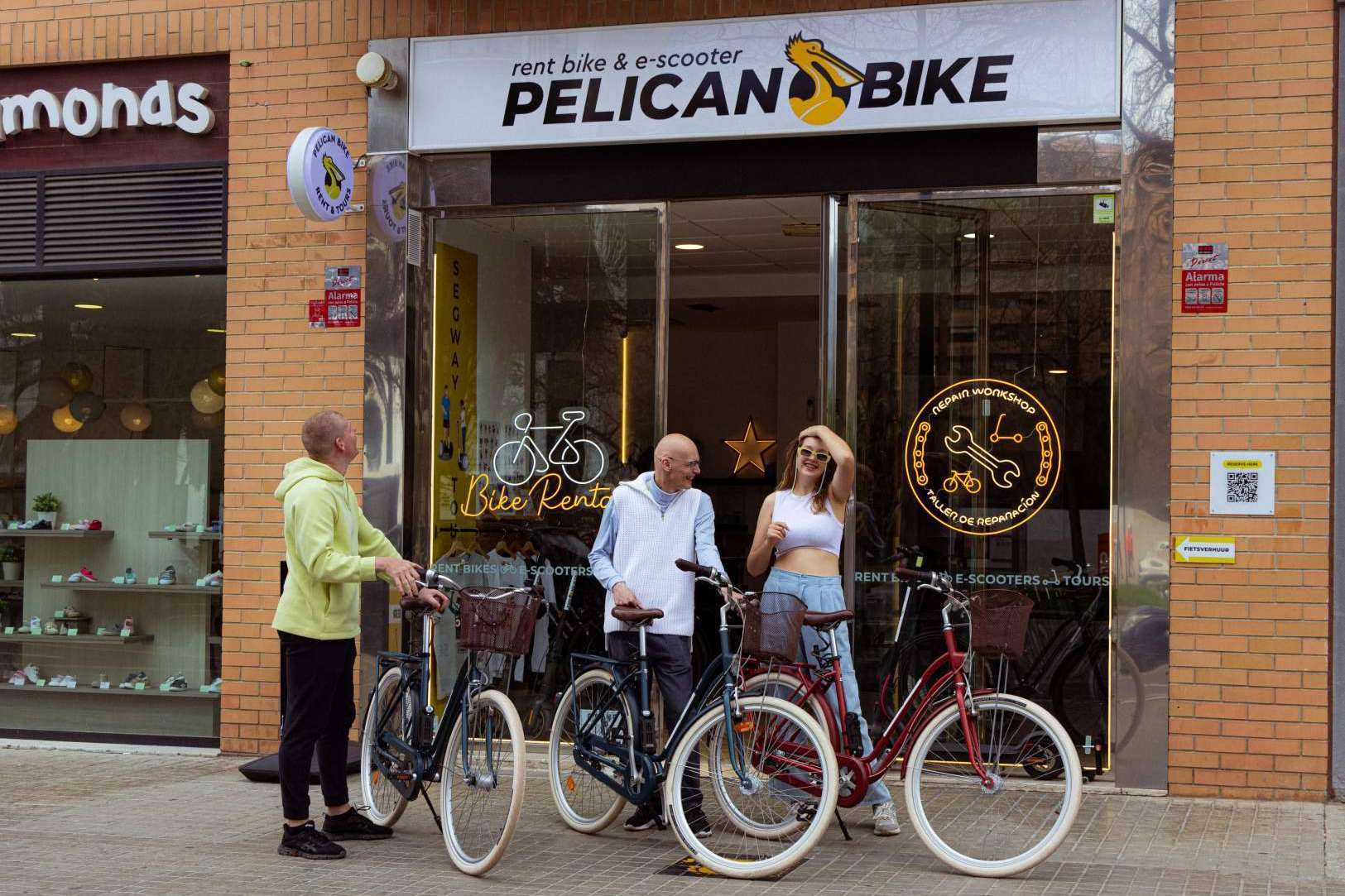 Discover Valencia on two wheels, the smartest way to get around after the flood