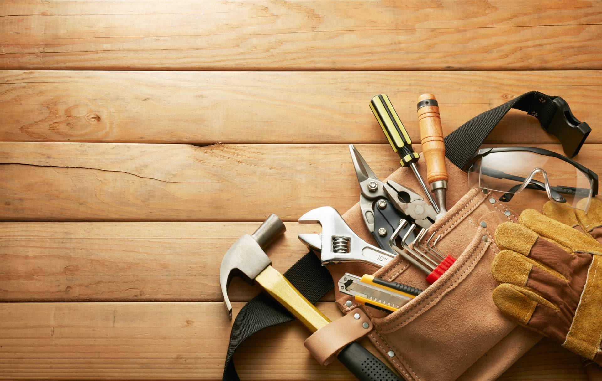 Mister Worker® revolutionizes the U.S. market with its professional hand mitre saw