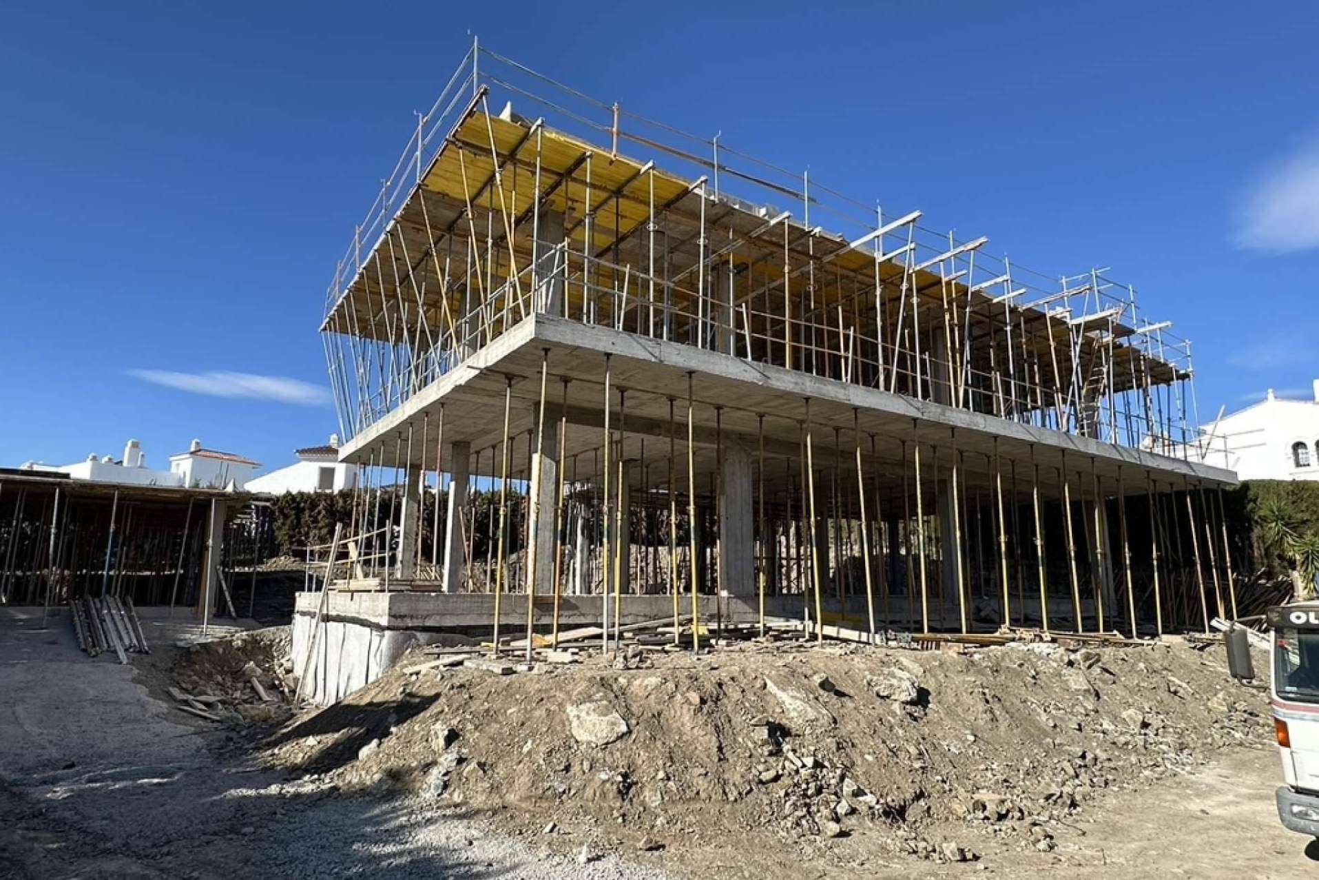 Expert builder in Marbella; Transforming homes with precision and passion