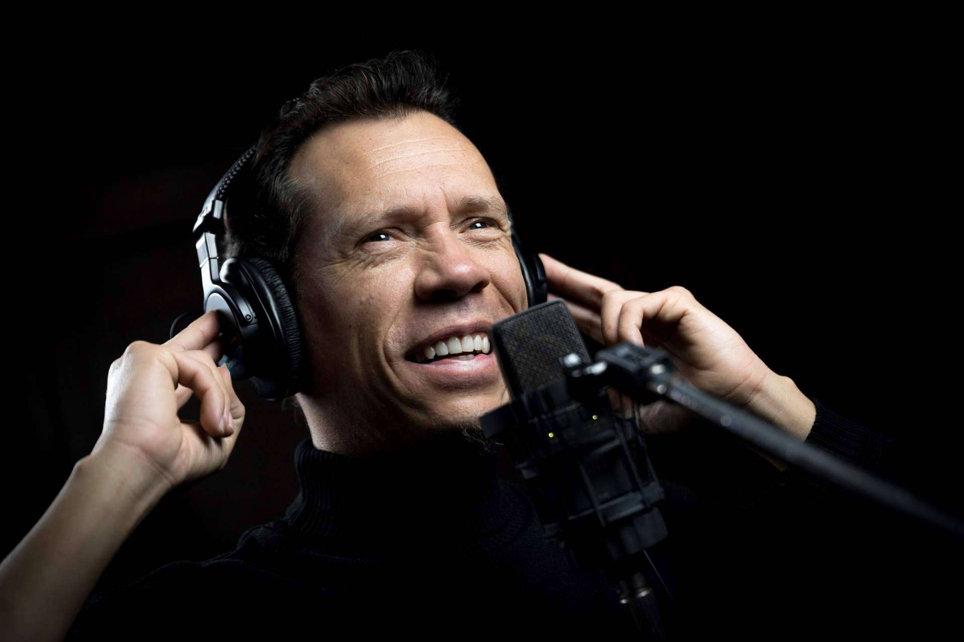 Connecting with clients through voice overs in Spanish and English