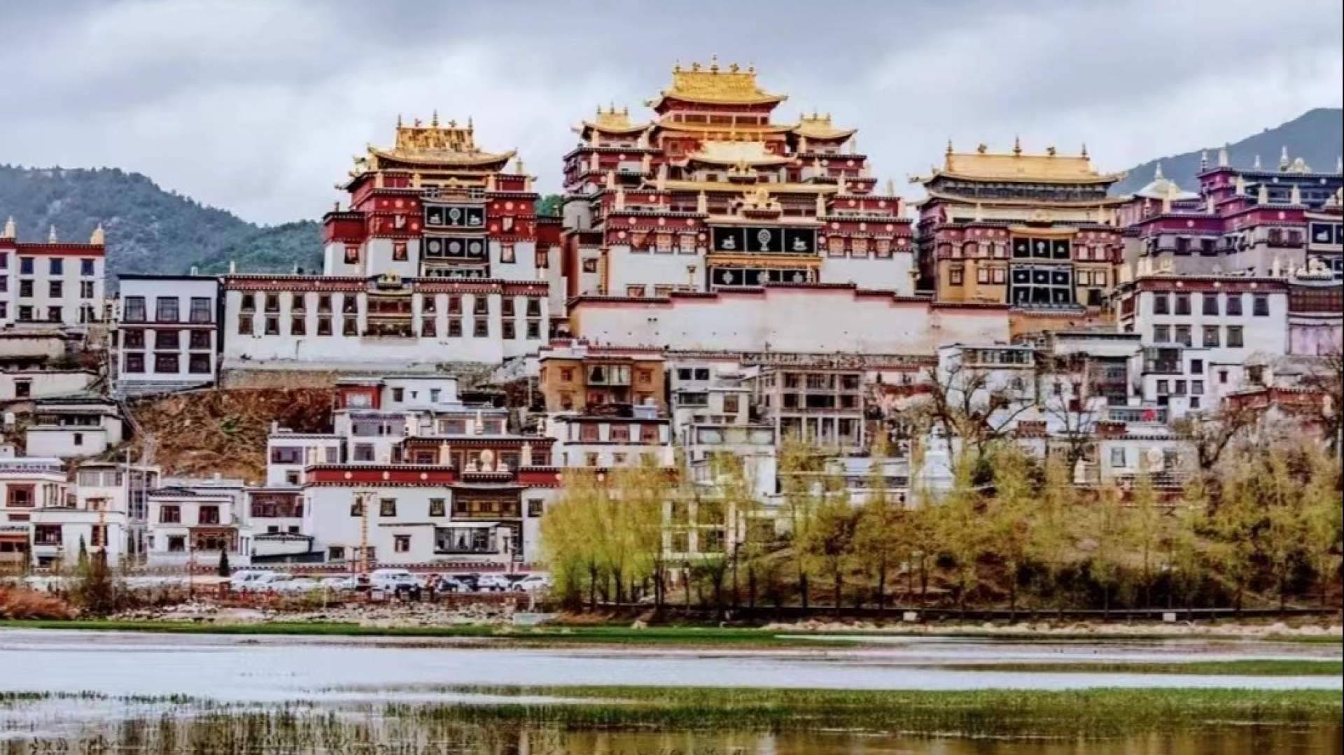 Tibet Reopens Its Himalayan Routes as the Sky Railway Turns 20
